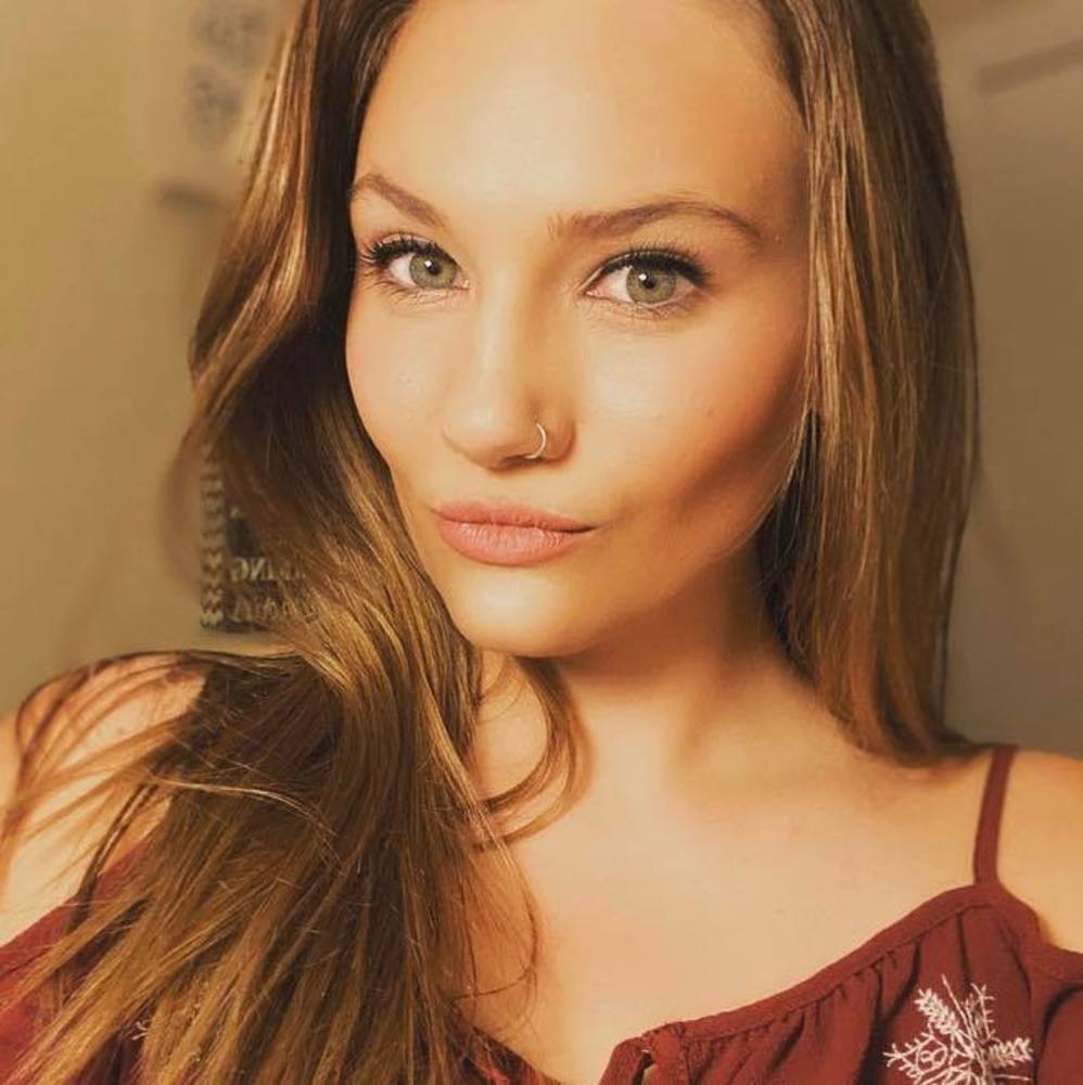 Meet your Posher, Hannah